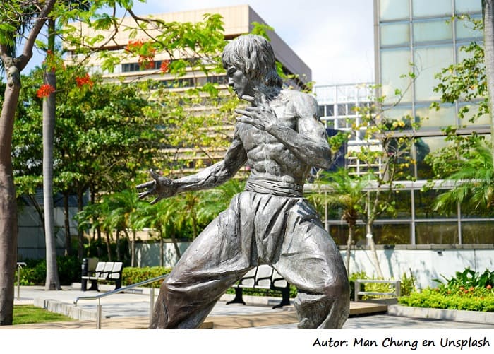 Estatua de bronce Bruce Lee en Hong Kong