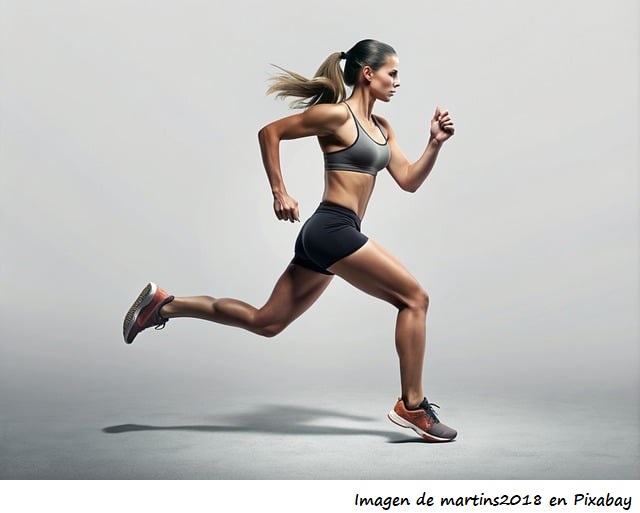 Mujer joven corriendo