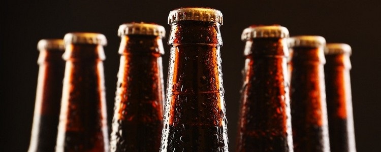 Extremos con chapa de botellas de cerveza