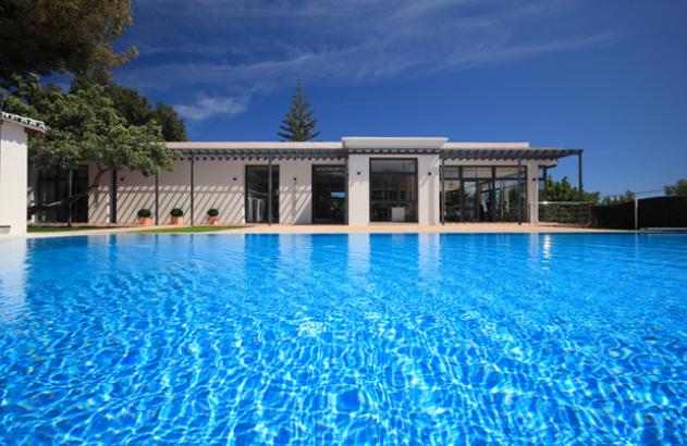 Piscina de la Clínica Buchinger Wilhelmi