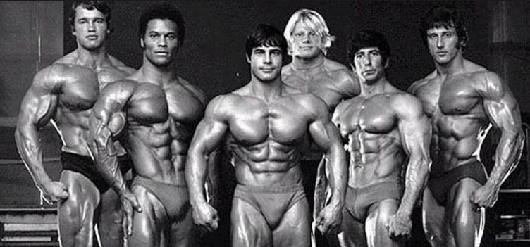 Grupo de fisicoculturistas