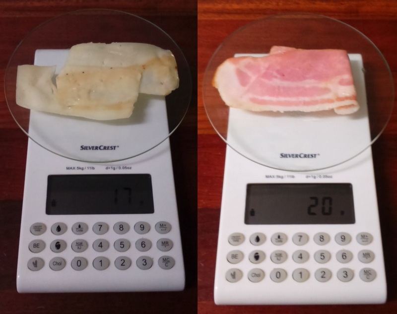Fotografía a vista de pájaro de báscula digital con queso manchego fresco y bacon