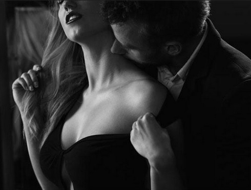 Pareja heterosexual en la intimidad