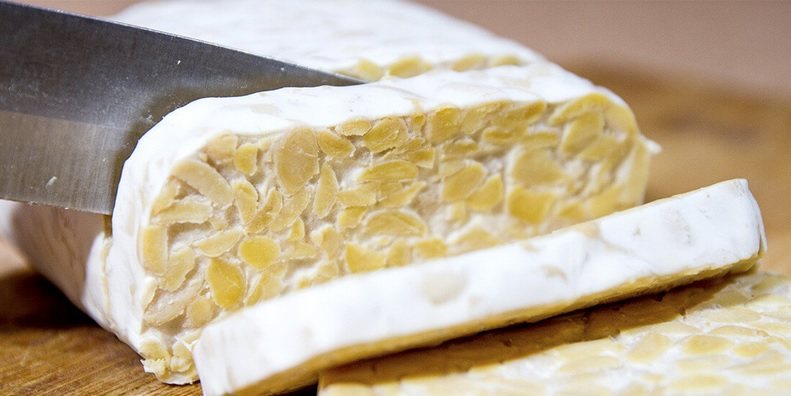 Tempeh Corte de lámina transversal de tempeh