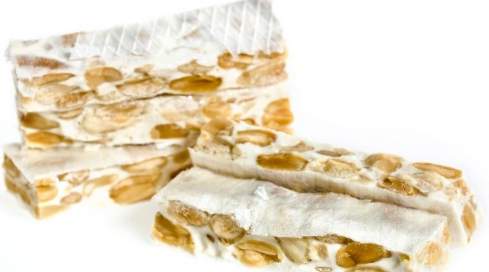 Turrón de almendra duro de Jijona Porción de tableta de turrón de Jijona duro