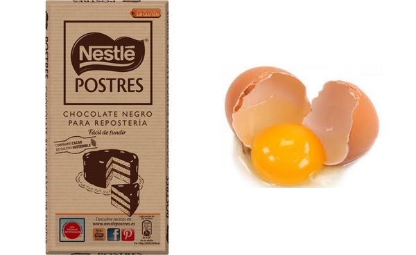 Izda: Envase del chocolate Nestlé postres. Drcha: Huevo fresco