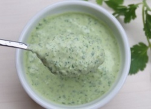 Salsa de yogur con cilantro