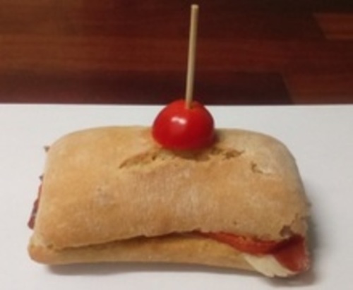 Cafetería El Cafetón: Jamón serrano y tomate