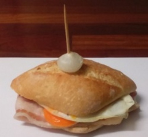 Cafetería El Cafetón: Huevo frito con bacon